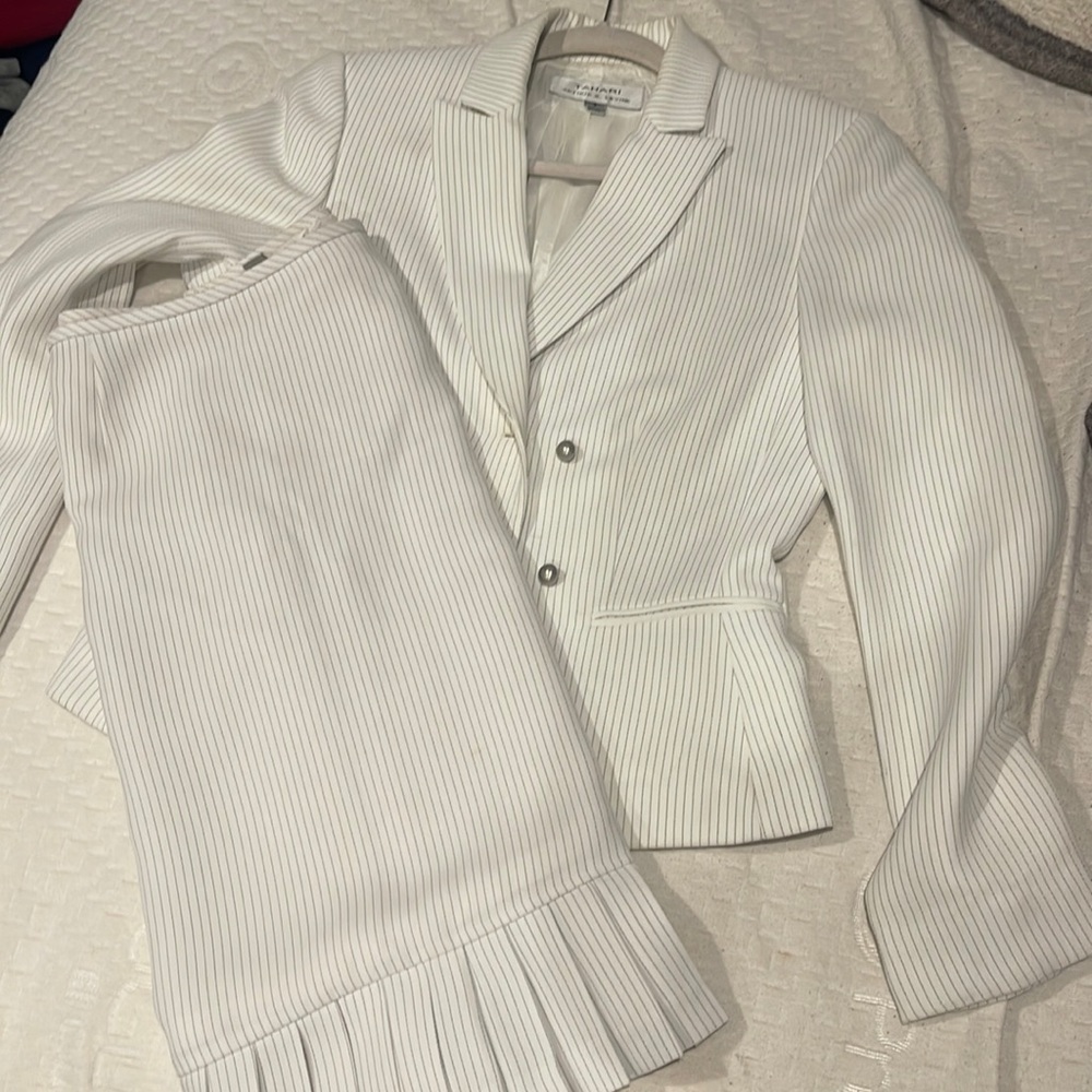 Tahari suit skirt
